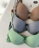 💎 Pack of 4 Luxury Ribbed Push-Up Bras – With Glam Charm 💎